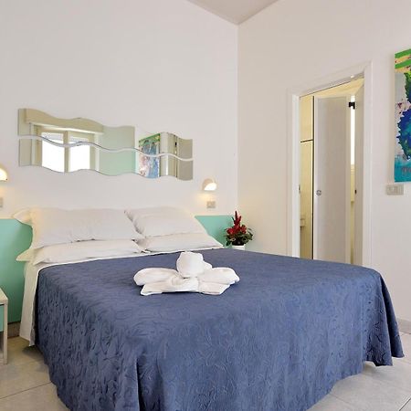 Hotel Oltremar B&B Cattolica Buitenkant foto
