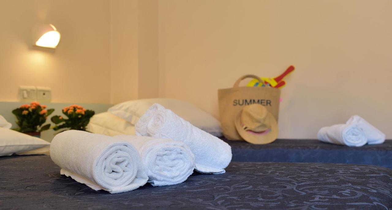 Hotel Oltremar B&B Cattolica Buitenkant foto