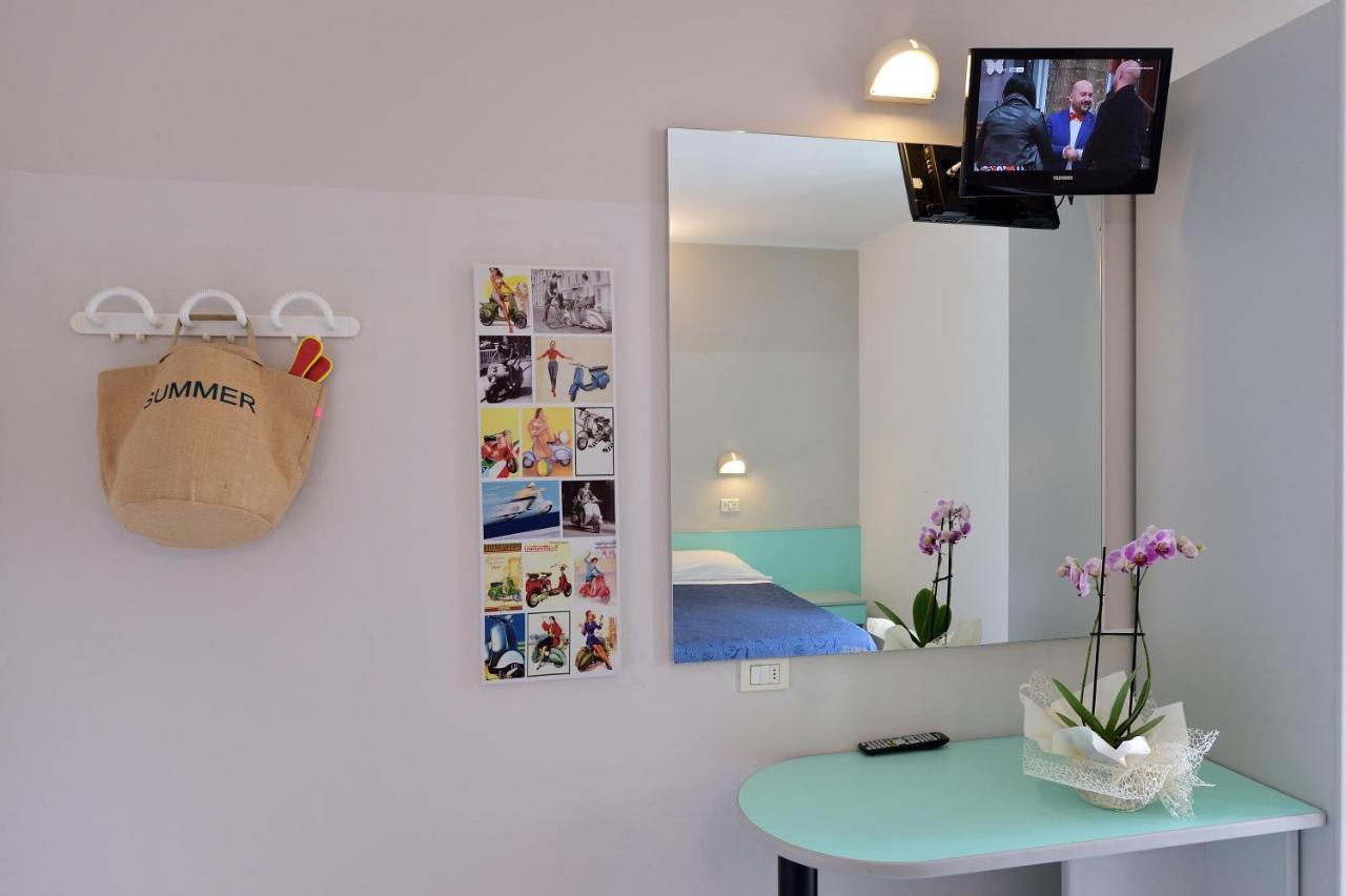 Hotel Oltremar B&B Cattolica Buitenkant foto