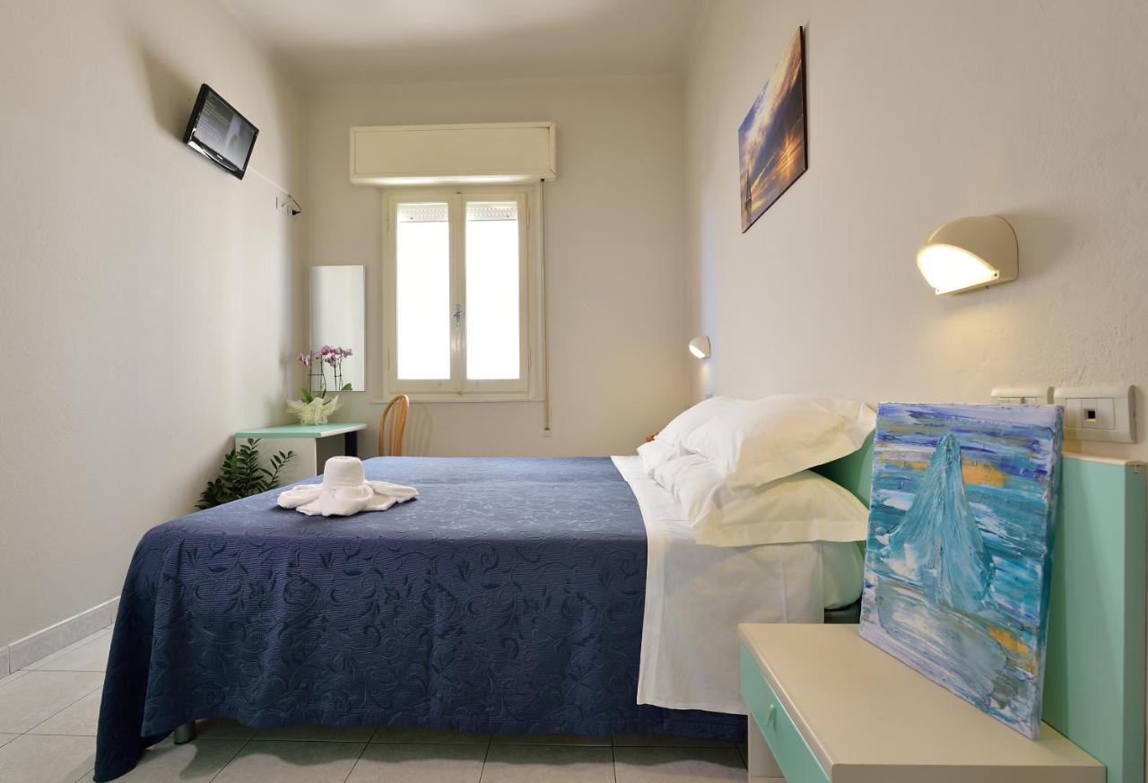 Hotel Oltremar B&B Cattolica Buitenkant foto