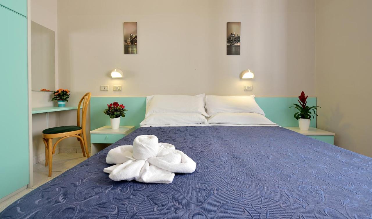 Hotel Oltremar B&B Cattolica Buitenkant foto