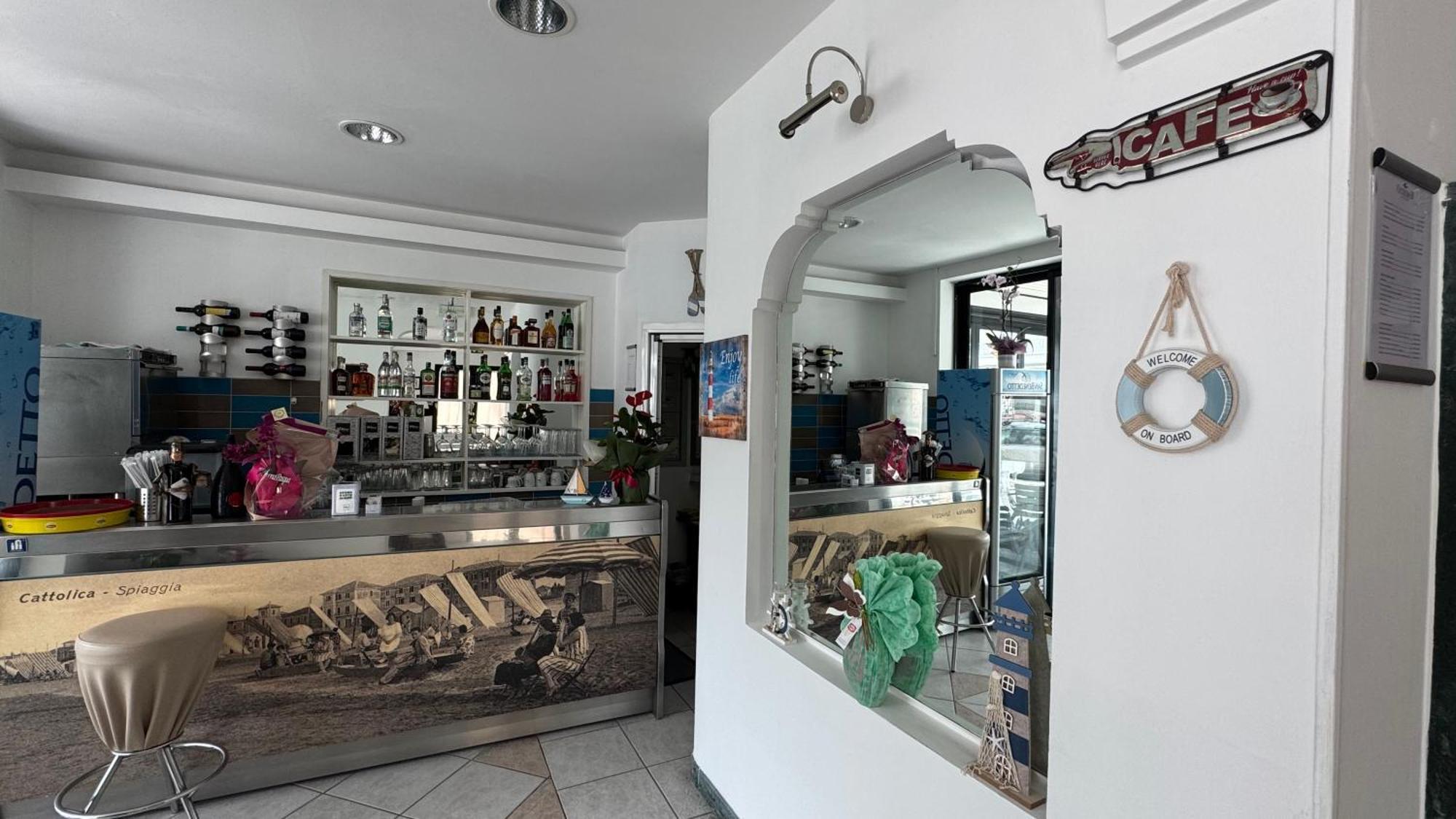 Hotel Oltremar B&B Cattolica Buitenkant foto