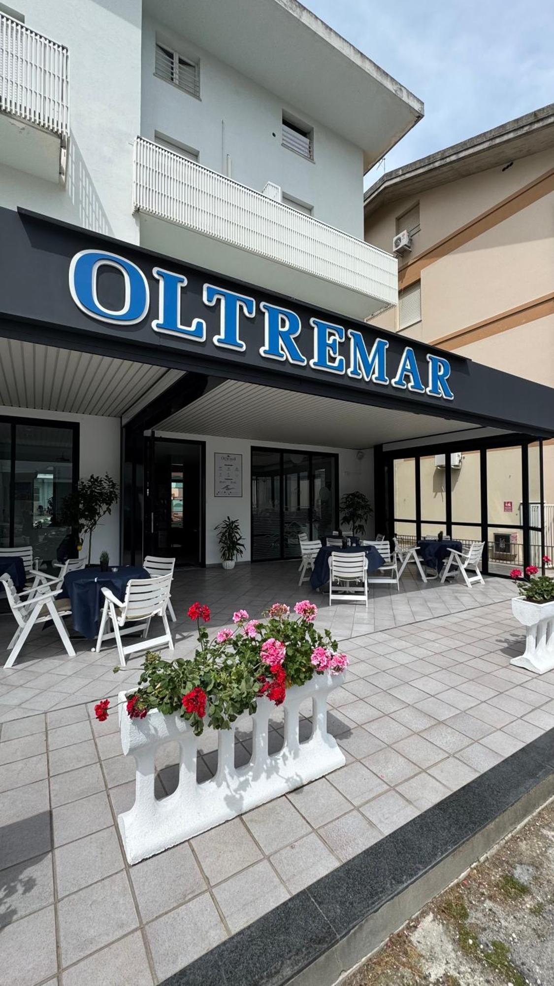 Hotel Oltremar B&B Cattolica Buitenkant foto