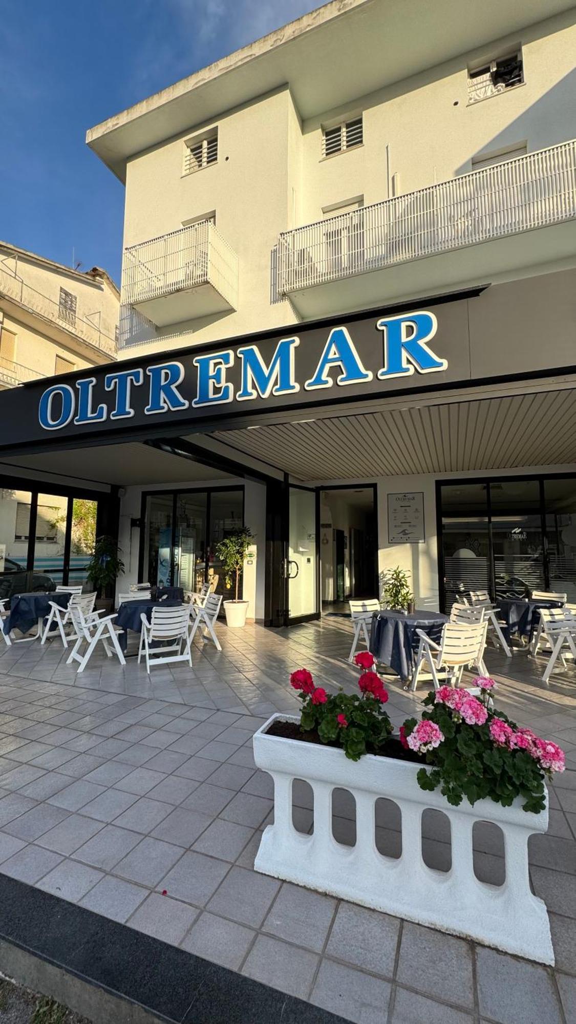 Hotel Oltremar B&B Cattolica Buitenkant foto
